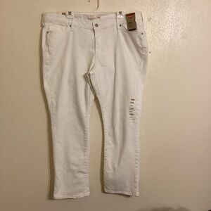 NWT Women’s White Levis Mid Rise Classic Straight Size 20 W / M